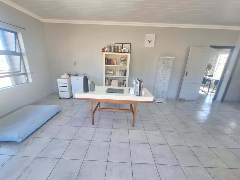 5 Bedroom Property for Sale in Seemeeu Park Western Cape